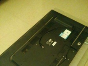 电视开机后出现绿屏，原因和解决方法探究（解决电视开机绿屏的有效方法）