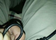 电源线为何会有一根多余的在外面？如何处理？