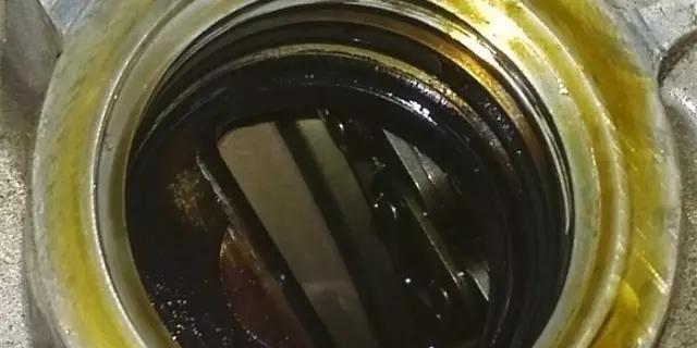 老式燃气灶清理积碳的方法（快速解决老式燃气灶积碳问题的实用技巧）  第2张