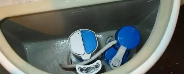 自己搞定抽水马桶水箱漏水的方法（15个简单有效的解决方案）  第3张