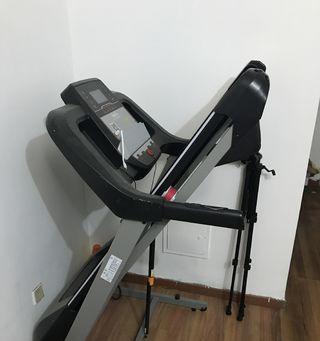 跑步机跑道不动的原因及解决方法（解析跑步机跑道不动的可能原因和如何解决困扰）  第1张