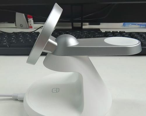 目前市场上体积最小的无线充电器是哪款？它的性能如何？  第2张